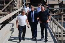 Մարզպետն ու նախարարը այցելել են Արարատի ցեմենտի գործարան
